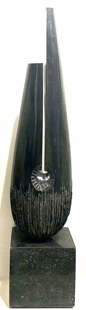SAVA Marian "Métronome" Marbre noir belge 72 x 16 x 16 cm de 2023 Taille directe...