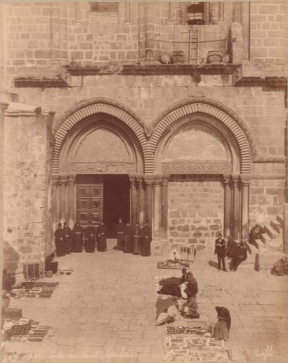 Félix Bonfils (1831-1885) Estimation 100 - 200 €
" Portes du Saint-Sépulcre " Photographie...