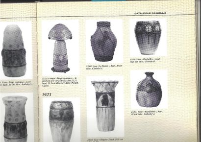 ARGY-ROUSSEAU Gabriel (1885-1953) « Ombelles » vase en pâte de verre c.1921, H :...
