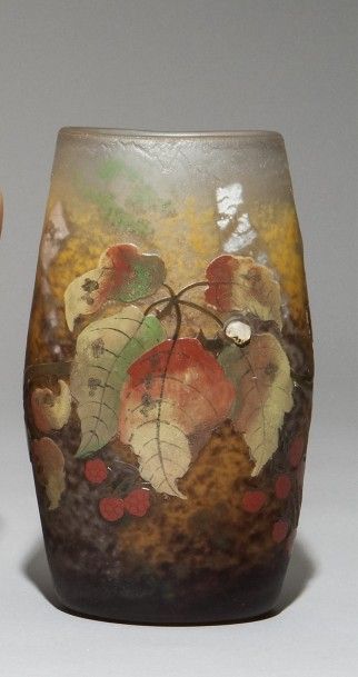 MÜLLER FRÈRES « Les mûres sauvages » vase en verre c.1900, gravé à l’acide avec une...