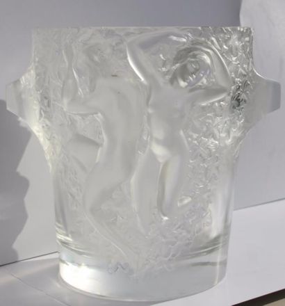 LALIQUE Marc (1900-1977) 
« GANYMEDE » Modèle créé en 1950, seau à glace en cristal...