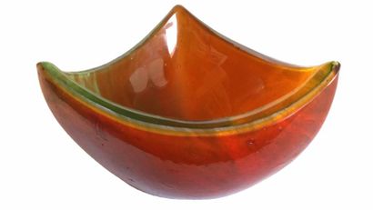 GALLÉ Émile (1846-1904) « Étude de matière »
Vase à trois pointes en verre imitant...