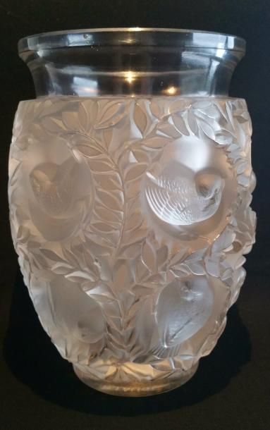 LALIQUE René (1860-1945) « BAGATELLE »
Modèle créé le 5 juin 1939, vase en verre...