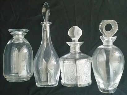 LALIQUE Marc (1900-1977) - Mossi

Lampe en verre blanc moulé-pressé et opalescent...
