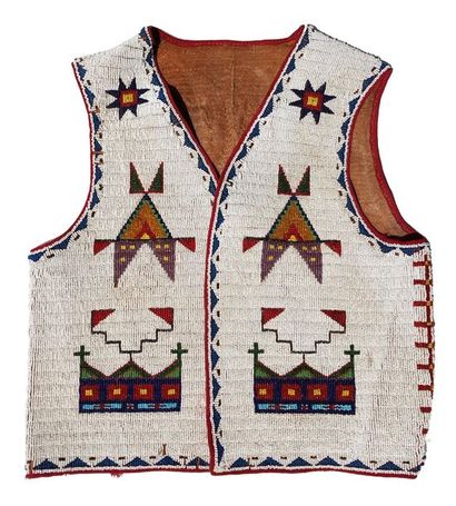 Gilet entièrement perlé de style Sioux. Travail indianiste Européen c.1960 Collection...