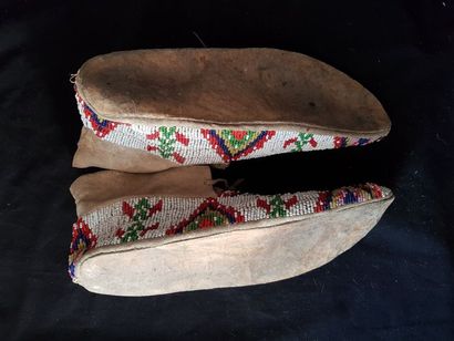 Mocassins perlés, deux paires c.1950 Collection : Jean LANTERNIER (1901-1976) et...