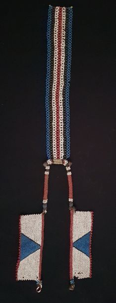 ZOULOU c.1930 Deux brassards, collier et bandeau perlées
Collection : Jean LANTERNIER...