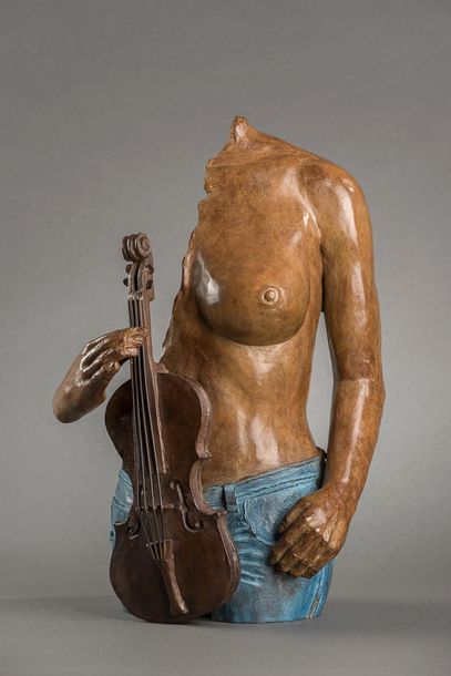 CRIVELLI Philippe "Musicienne" Sculpture en bronze Hauteur : 40 cm Largeur : 25 cm...