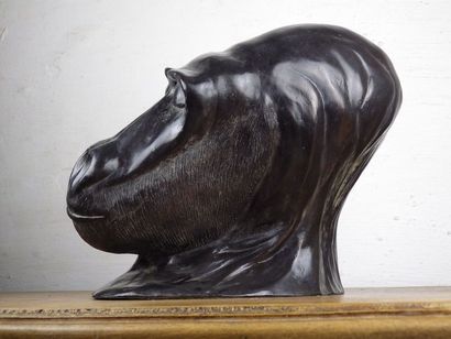 MAUZAT Marc "GO2" Sculpture en bronze patiné H : 21 cm L : 18 cm Largeur : 26 cm...