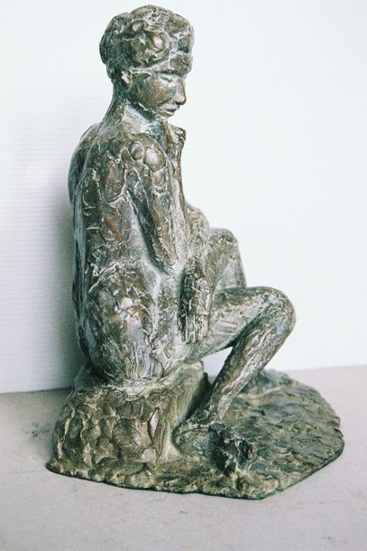 MOLINIÉ-JONQUET Chantal "La Pensive" Sculpture en bronze patiné signée et numérotée...
