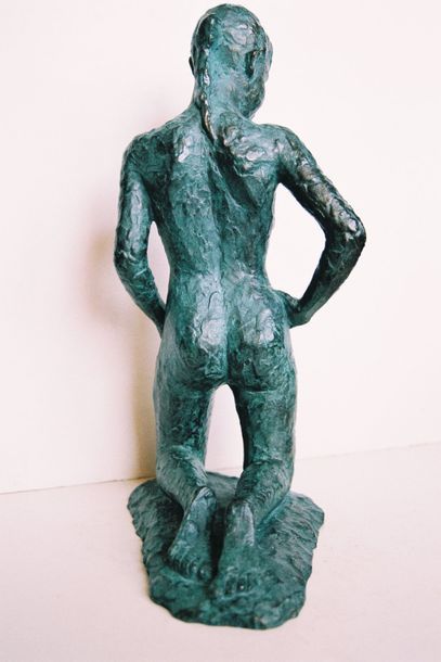 MOLINIÉ-JONQUET Chantal "Désinvolte" Sculpture en bronze patiné H: 44 cm L: 38 cm...