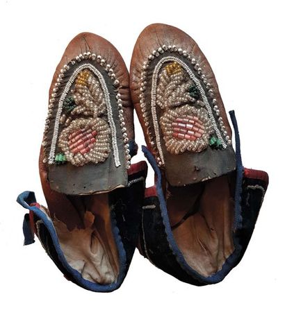 Paire de mocassins Iroquois c.1915 Niagara Fall Mohawk – Iroquois
En peau souple,...