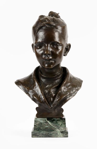 PAUL DUBOIS (1827-1905) Buste d'une fille.


Epreuve d'époque en bronze à patine... Gazette Drouot
