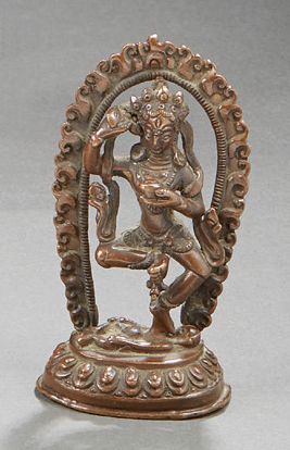 ASIE DU SUD EST 
Petite figurine en bronze représentant Shiva sur fond de mandorle.
Fin...