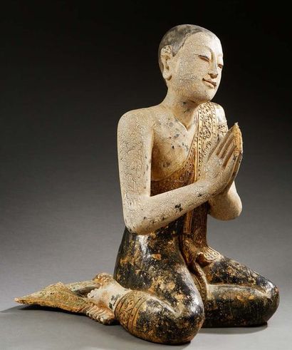 ASIE DU SUD EST 
Bouddha en bois sculpté et polychome.
Vers 1900.
H.: 65 cm (acc...