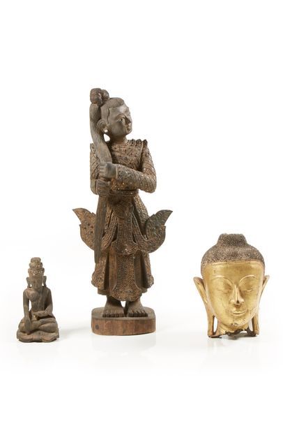 null ASIE DU SUD EST


Ensemble de deux statuettes en bois à l'effigie de divinités...