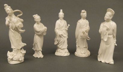 null CHINE


Suite de cinq figurines en porcelaine blanche.


Ht : 14 à 20 cm