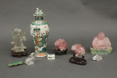 null CHINE


Ensemble de pierres dures dont quartz rose et cristal de roche. Porcelaines...