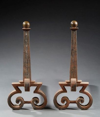 Raymond SUBES, attribué à (1893-1970) 
Pair of wrought iron hearth andirons with...