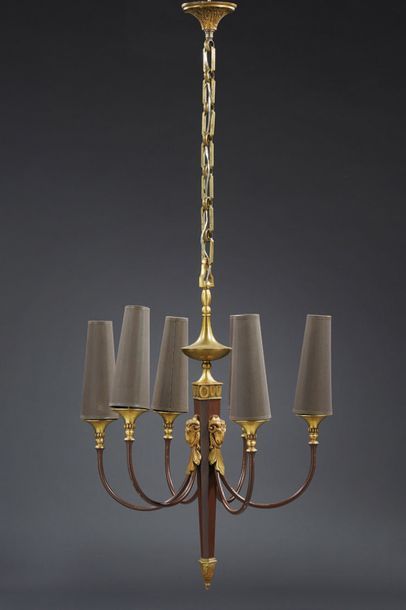 MAISON JANSEN, dans le goût de 
Brass chandelier in bronze and gilded and brown lacquered...