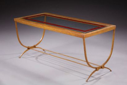 René PROU, attribué à (1889-1947) 
Table basse à plateau rectangulaire reposant sur...