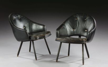 JACQUES ADNET (1900-1984) 
Pair of armchairs with a curved structure forming a backrest...