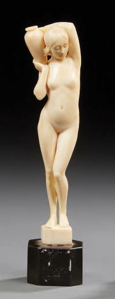 ARMAND BOULARD (XIX-XXème) «Femme à la jarre»
Sculpture en ivoire
Base cubique en...