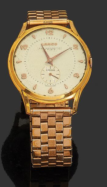 LANCO Montre bracelet d'homme, le boitier rond, le cadran argenté à chiffres arabes.
Mouvement...
