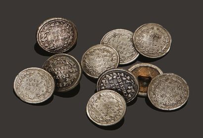 POSTE AUX CHEVAUX Ensemble de 10 petits boutons argenté
Début du XIXème siècle .
Diam...