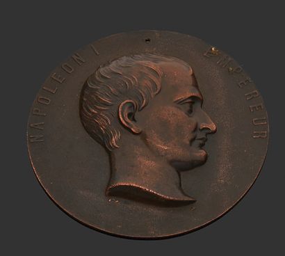 null Plaque en cuivre repoussée représentant le profil de
Napoléon I Empereur
Diam:...