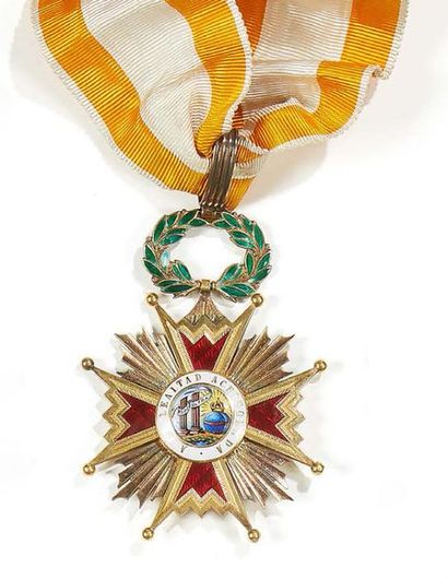 Espagne 
Ordre d'Isabelle la Catholique, créé en 1815.
Croix de commandeur.
Couronne...