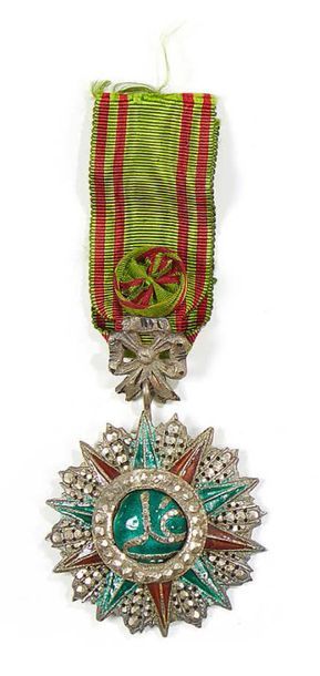 MAROC (ROYAUME) 
Croix de Commandeur (3e rang) de l'Ordre du Nicham Hafidien
Argent,...