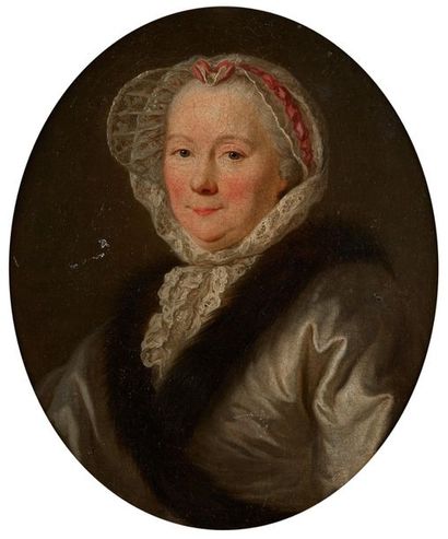 Ecole Francaise vers 1780 
Portrait de femme à l'habit gris
Toile ovale.
Dim.: 32,5...