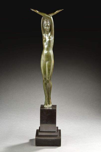 Pierre LE FAGUAYS (1892-1962) 
Sculpture en bronze à patine verte
Signée « Le FAGUAYS...