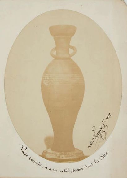 null [ARCHEOLOGIE]. [GAULE ROMAINE]. [FORGEAIS (ARTHUR)].
[PHOTOGRAPHIE]. Vase romain,...