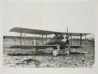 RENÉ BART Photographie encadrée avion
Nieuport Delage 29 C1 33,5 x 44 cm (à vue)