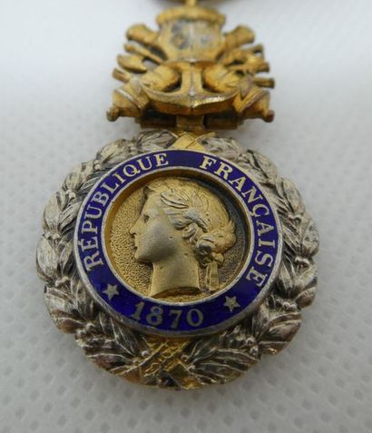 null Une brochette de 7 médailles miniatures de la guerre de 1914/1918 ; 1 médaille...
