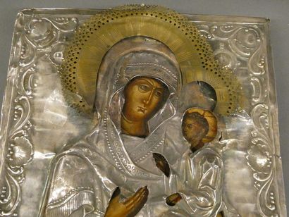 null Ecole orthodoxe fin XIXe siècle_x000D_

Icone peinte de la vierge à l'enfant...