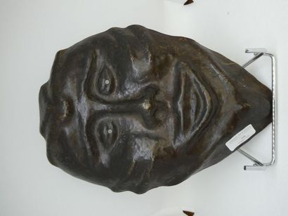 null Masque en bronze présentant un visage fantastique ._x000D_

30,5 x 23 cm