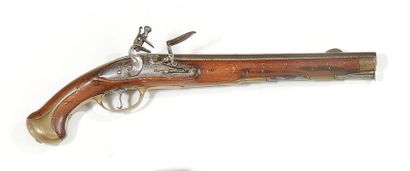 null Grand pistolet à silex de cavalerie, canon rond poinçonné au tonnerre : "C 1766"...