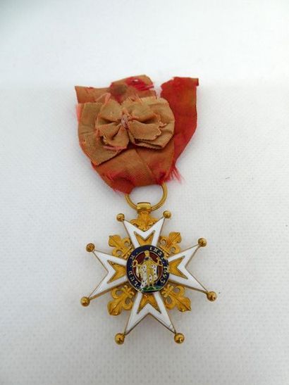 null Croix de chevalier de l'ordre de Saint-Louis en or émaillée, poinçon à la tête...