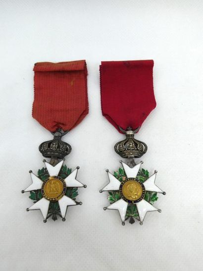 null Deux croix de chevalier de l'ordre de la Légion d'honneur en argent émaillées,...