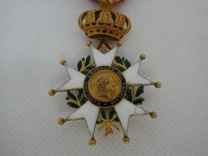 null Croix d'officier de l'ordre de la Légion d'honneur en or émaillée, poinçon à...