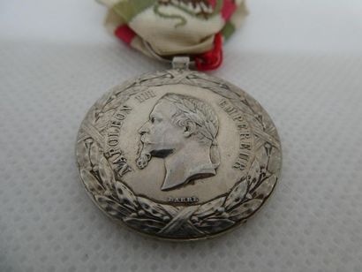 null Médaille de la Campagne du Mexique (1862/1863) en argent, signée : "Barre" ;...