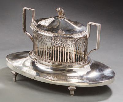 null Sugar bowl on display and its lid in plain silver, the body with pierced gallery...