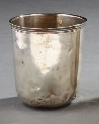 null Curon goblet in plain silver, the rim underlined with fillet.
Paris 1798-1809.
Weight:...