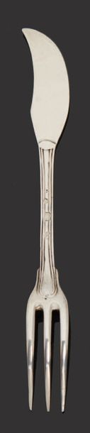 null Silver oyster fork, fillet model, the spatula forming a knife.
Paris 1819-1838.
Weight:...