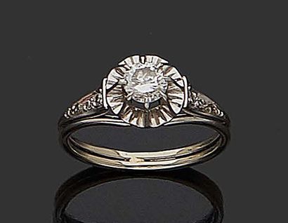 null SOLITAR RING in 18K (750) white gold and diamonds.
TDD: 51.
Gross weight : 3.38...