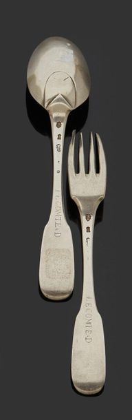 null COUVERT en argent, modèle uniplat, la spatule monogrammée.
Orléans 1772-1774.
Maître-orfèvre...