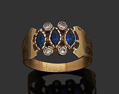null 14K (585) yellow gold ring set with imitation stones.
TDD: 60.
Gross weight:...